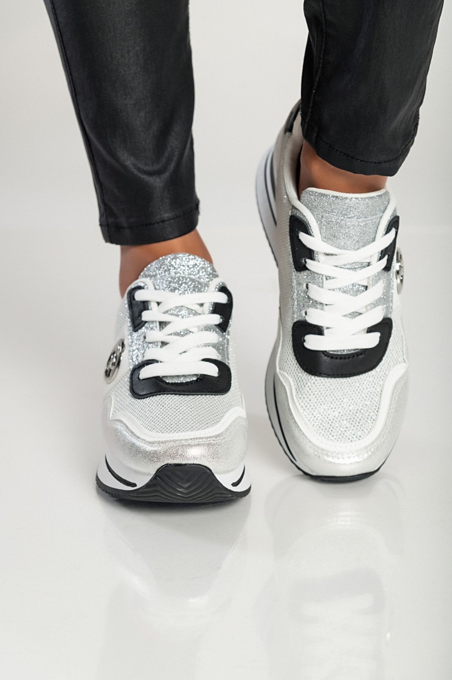 Scarpe E Accessori AMANDA INGROSSO CALZATURE | Sneakers Fashion Con Dettaglio Decorativo, Ff525, Colore Argento.