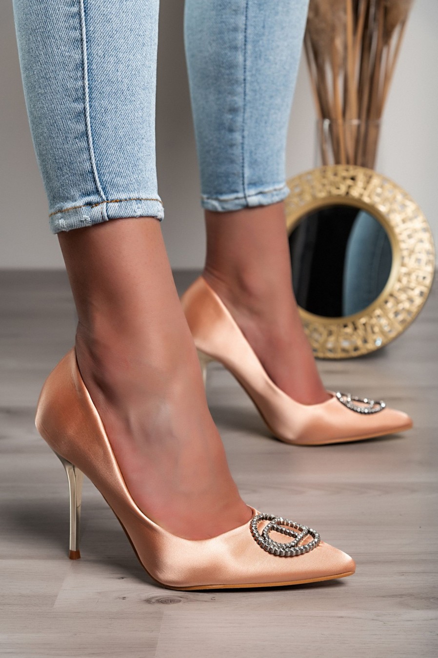 Scarpe E Accessori PATRIZIO ROMA | Decollete Con Spilla Decorativa, Beige