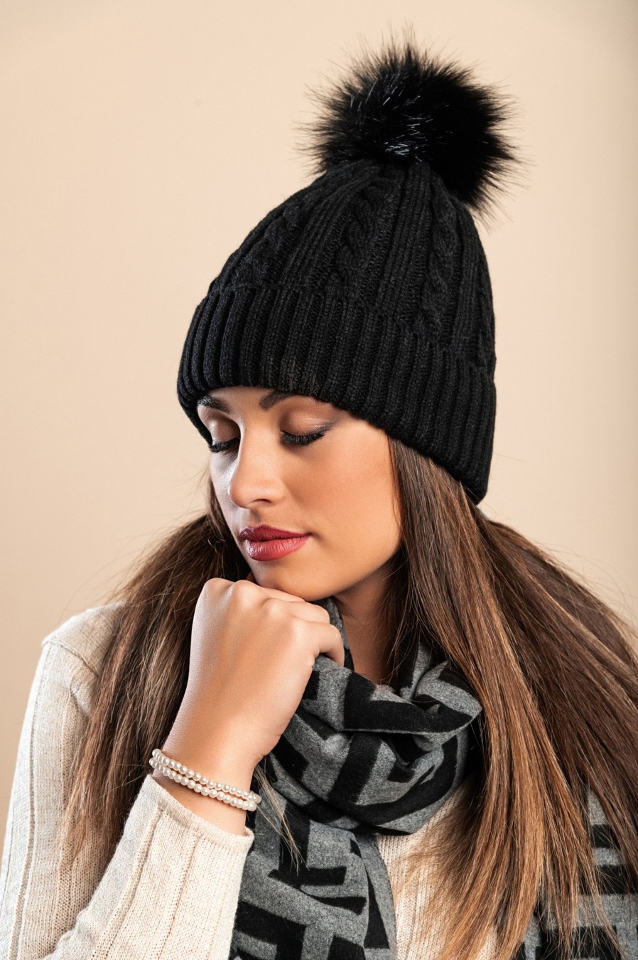 Donna FASHION STYLE SRLS (ANGELA) | Cappello Lavorato A Maglia Con Pompon, Nero