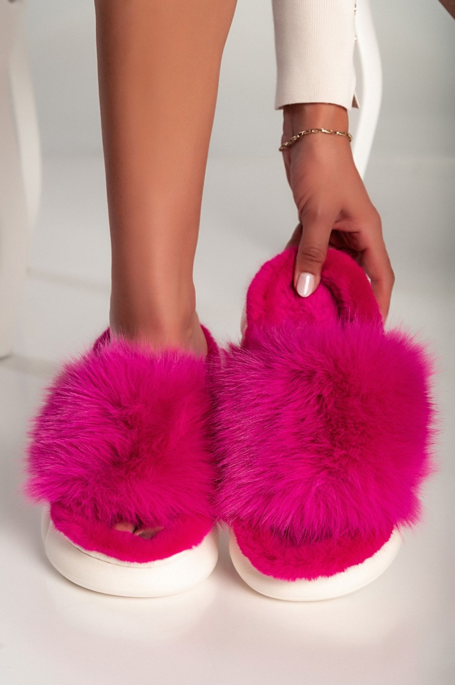 Scarpe E Accessori AMANDA INGROSSO CALZATURE | Pantofole Con Pelliccia Artificiale, Fucsia