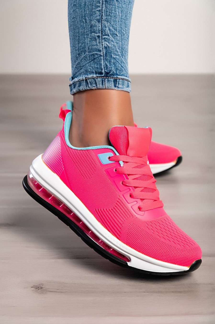 Scarpe E Accessori YAMEISI SRLS | Sneakers Sportive In Una Combinazione Bicolore, Rosso E Blu