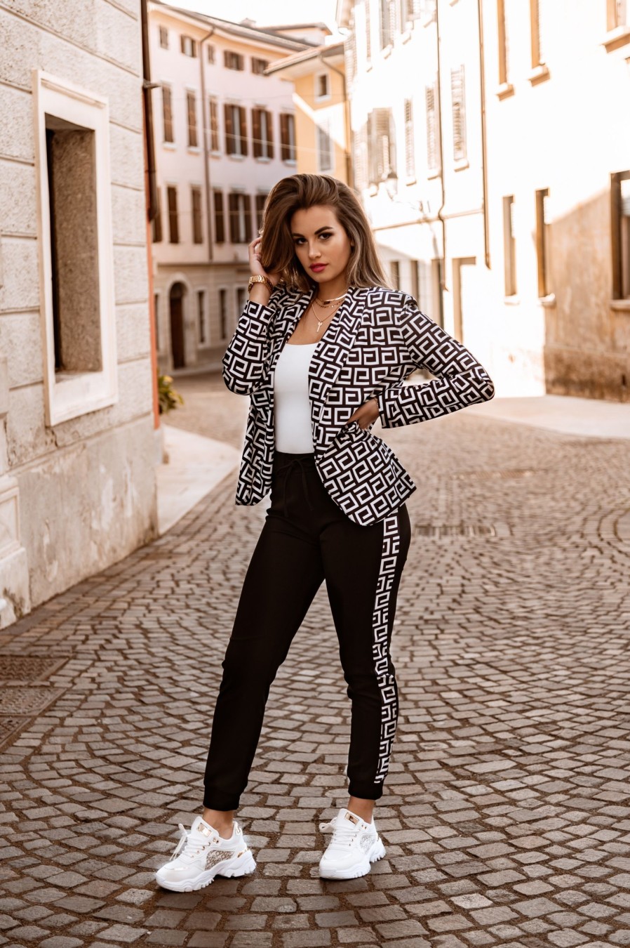 Donna NEO IMAGE | Completo Pantalone E Blazer Con Stampa Nunzia, Bianco E Nero