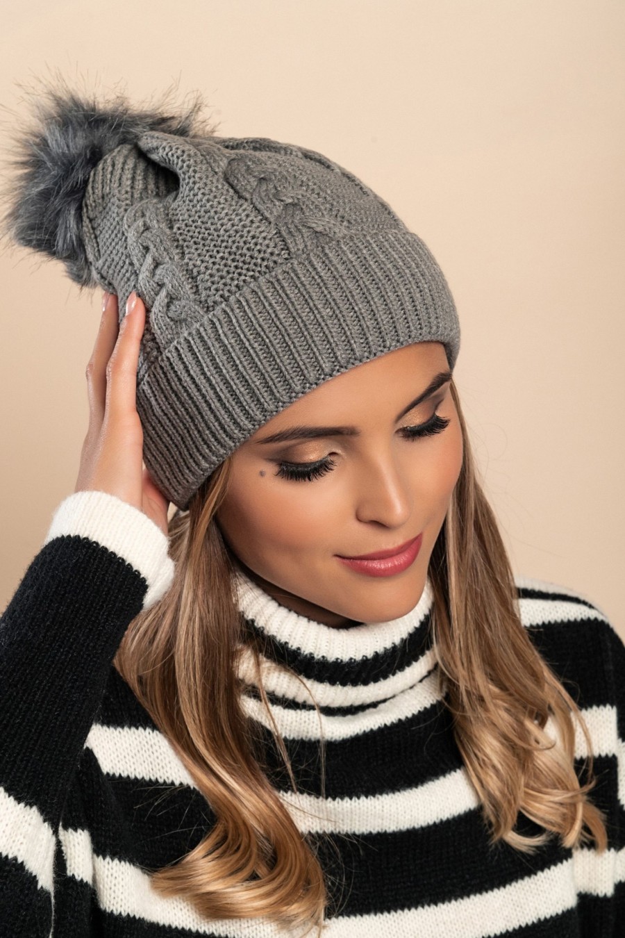 Donna FASHION STYLE SRLS (ANGELA) | Cappello Lavorato A Maglia Con Pompon, Grigio